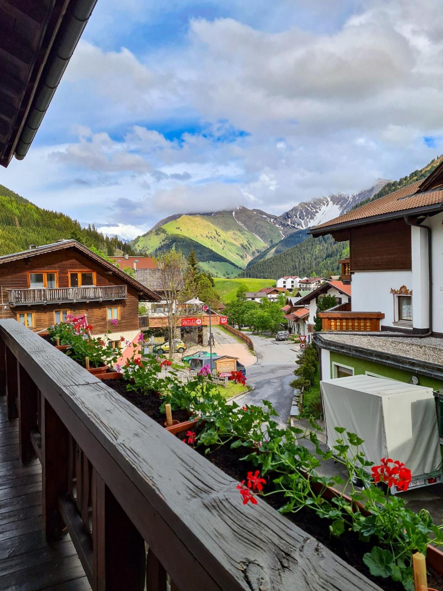 Haus Daheim Bed & Breakfast Berwang Exterior foto